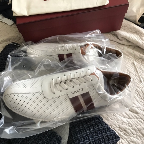 bally frenz white